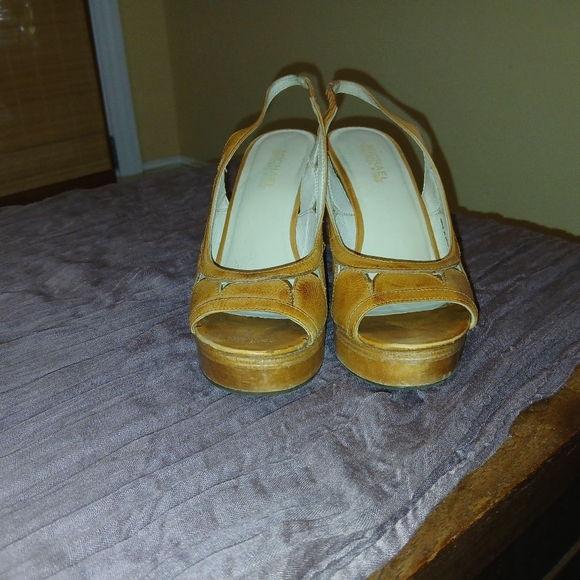 Michael Kors Vintage Wood Platform Wedges 7.5 Great Condition! - Picture 3 of 9